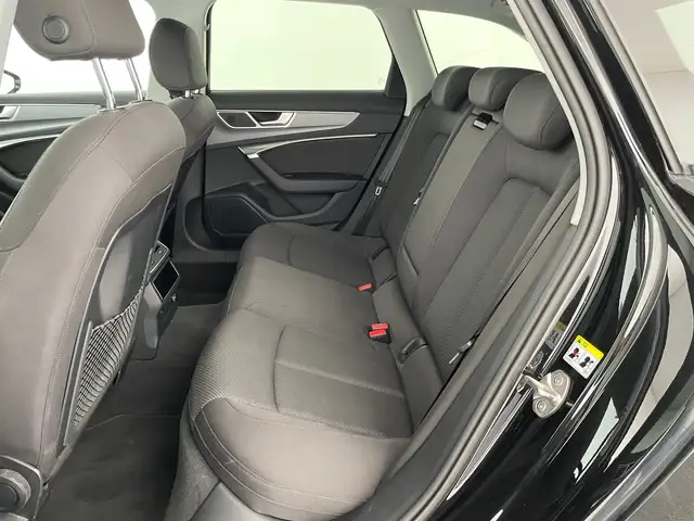 Audi A6 view 11