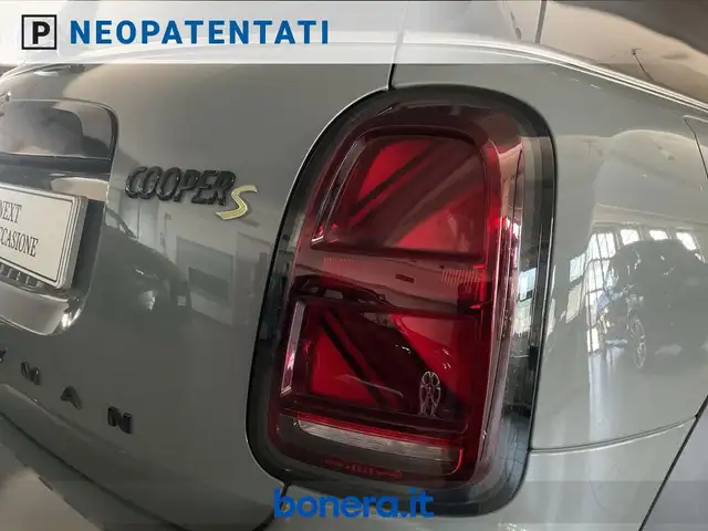 MINI Countryman view 11