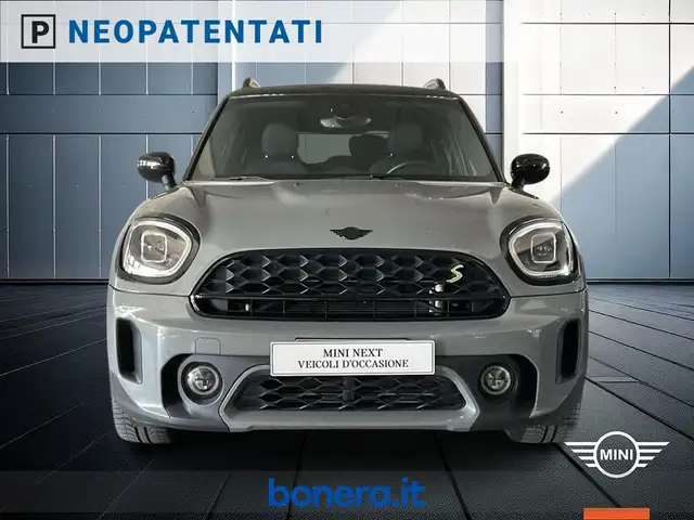 MINI Countryman view 3