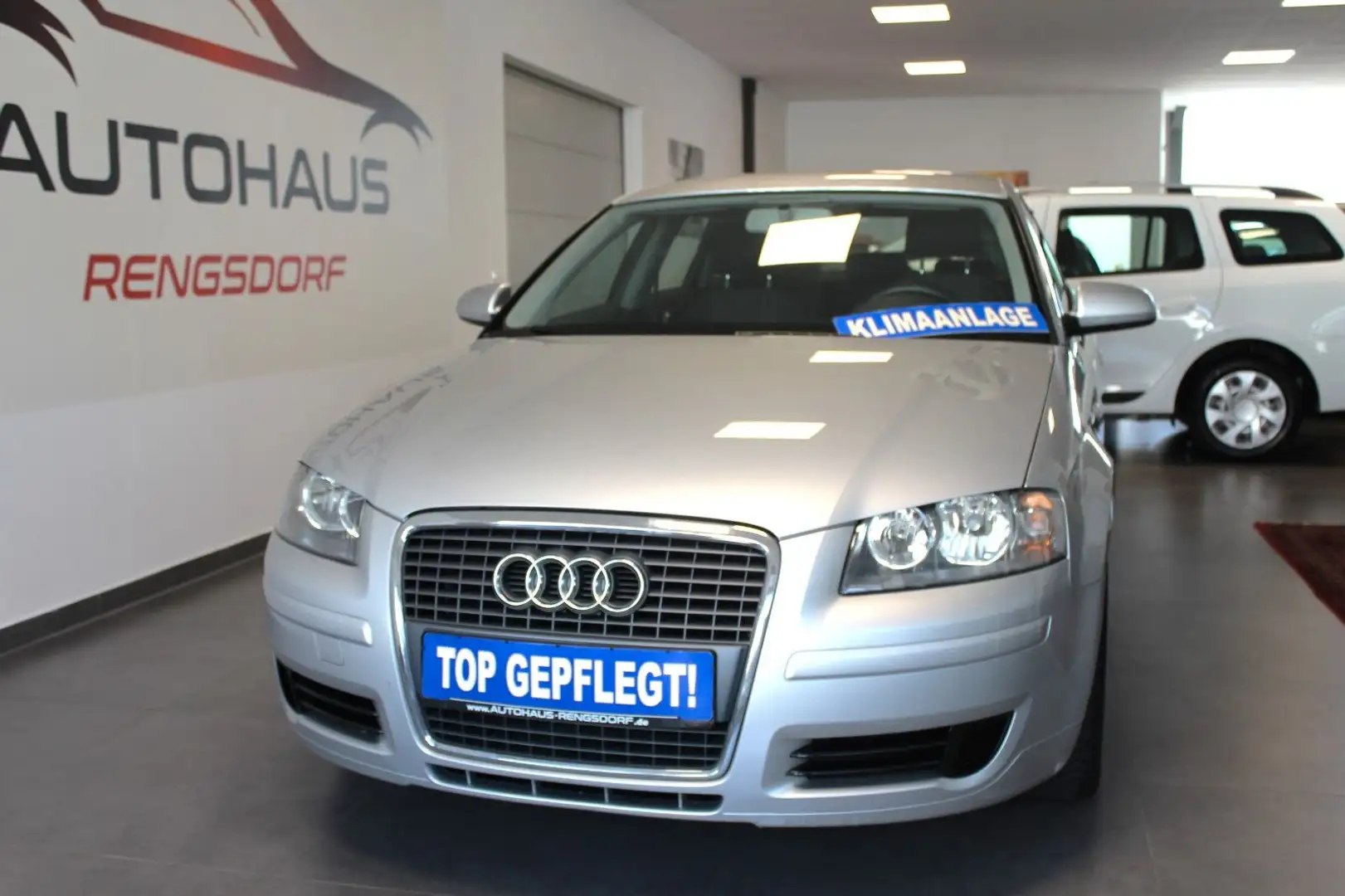 Audi A3 Sportback 1.6 Attraction 102 PS Argent - 2