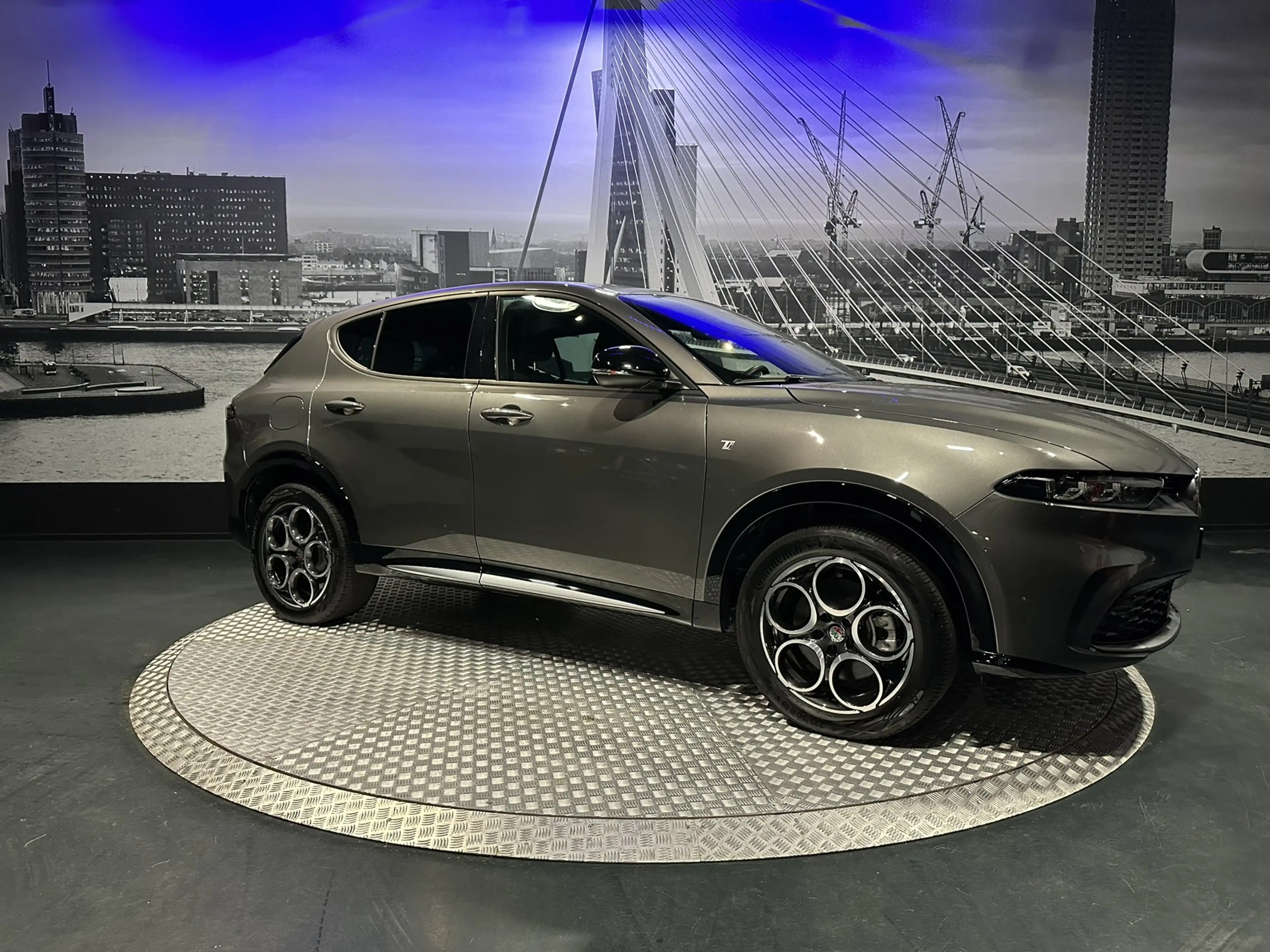 Alfa Romeo Tonale 1.3 Ibrida Plug-In Q4 — photo 3