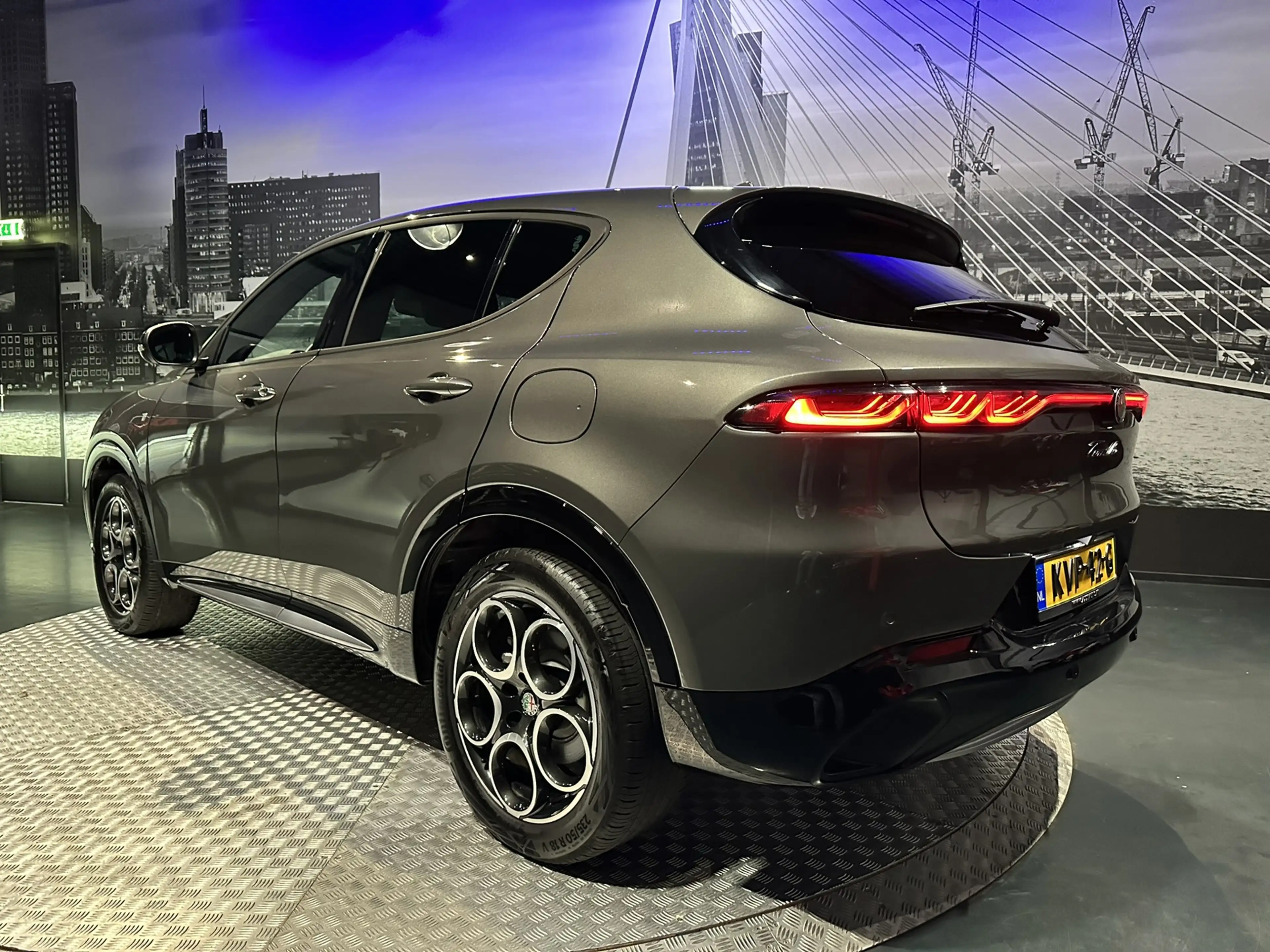 Alfa Romeo Tonale 1.3 Ibrida Plug-In Q4 — photo 23
