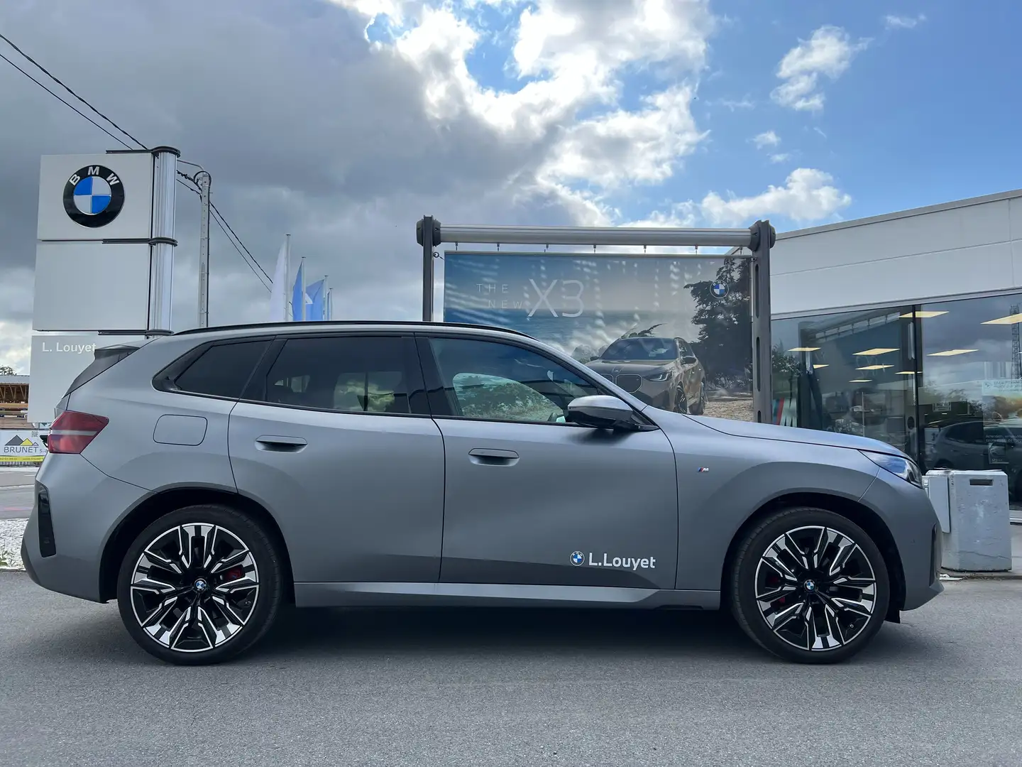 BMW X3 20 xDrive / M Sport Pro / Harman-K / Attelage / Gris - 2