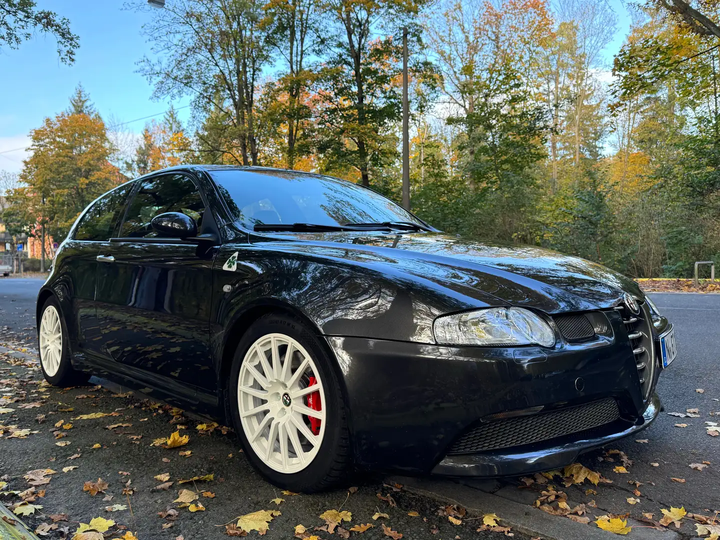 Alfa Romeo 147 ** DER Top GTA ** 147 3.2 V6 24V Selespeed Noir - 2