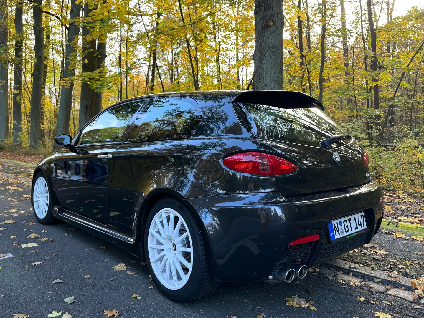 Alfa Romeo 147 ** DER Top GTA ** 147 3.2 V6 24V Selespeed Noir - 1