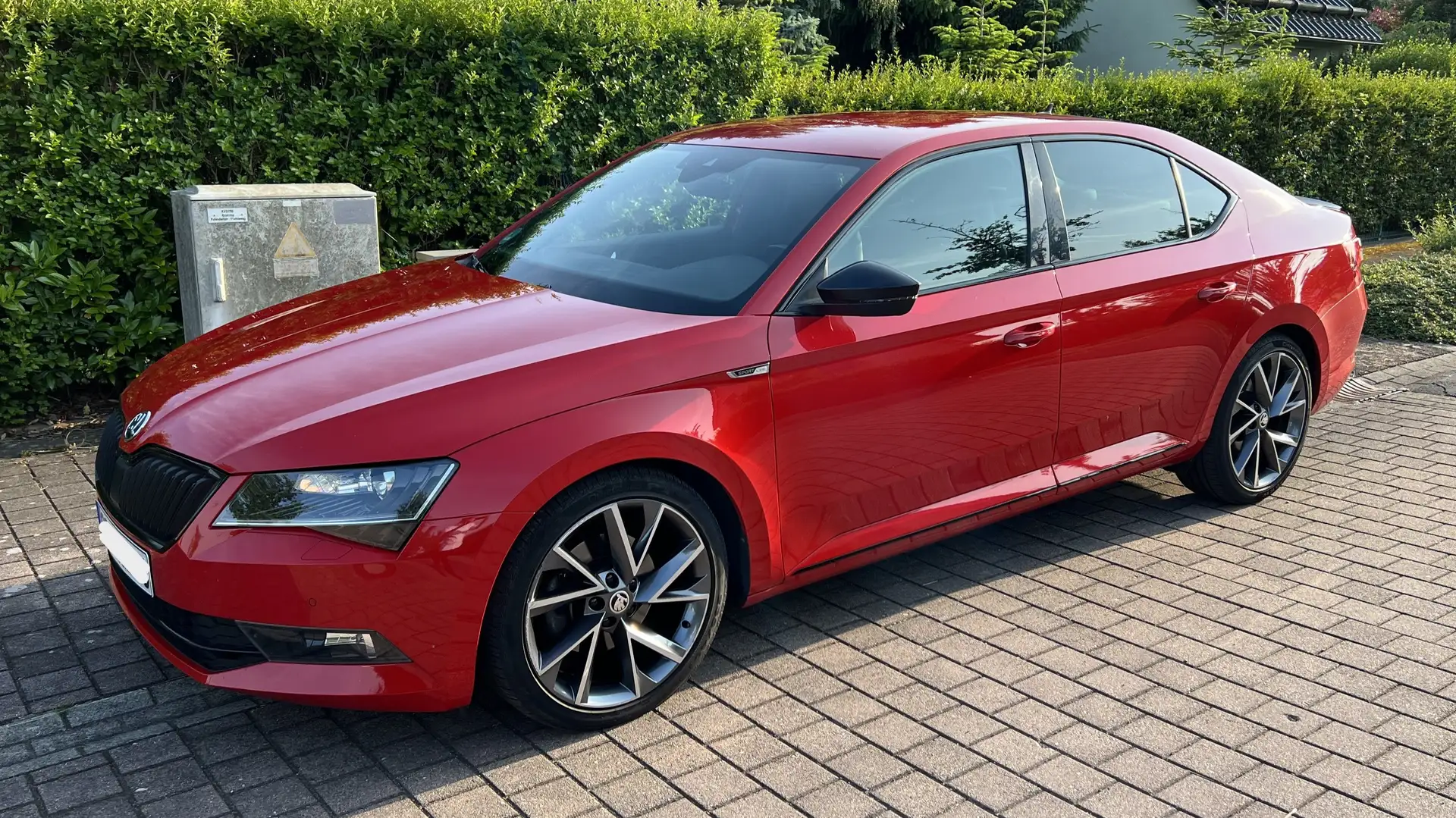 Skoda Superb Superb 2.0 TDI 4x4 DSG SportLine Czerwony - 2