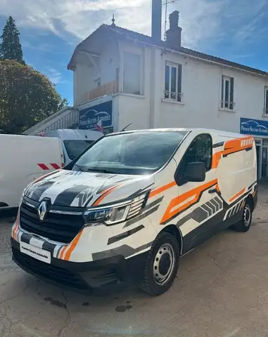 2022 Renault Trafic in White for sale