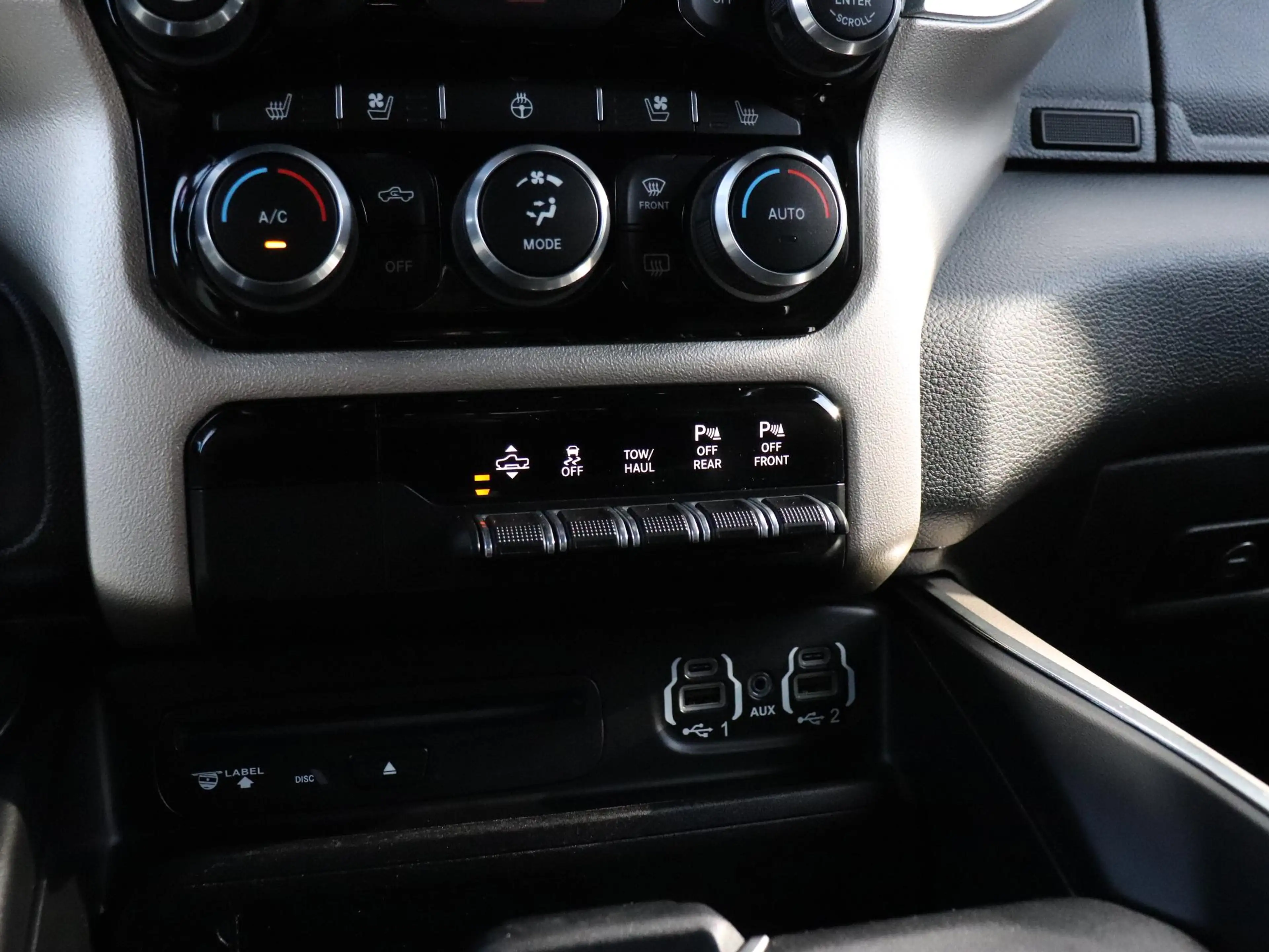 Dodge RAM 1500 5.7 V8 4x4 Crew Cab Laramie | LPG | STOEL/STU — photo 28