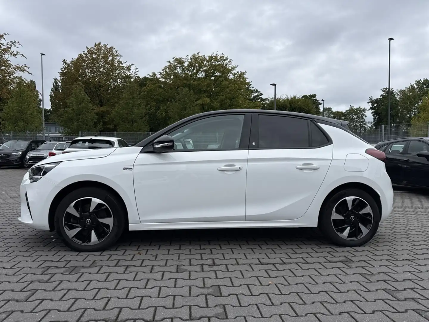 Opel Corsa F e Edition *Sitzheizung/Kamera* Weiß - 2