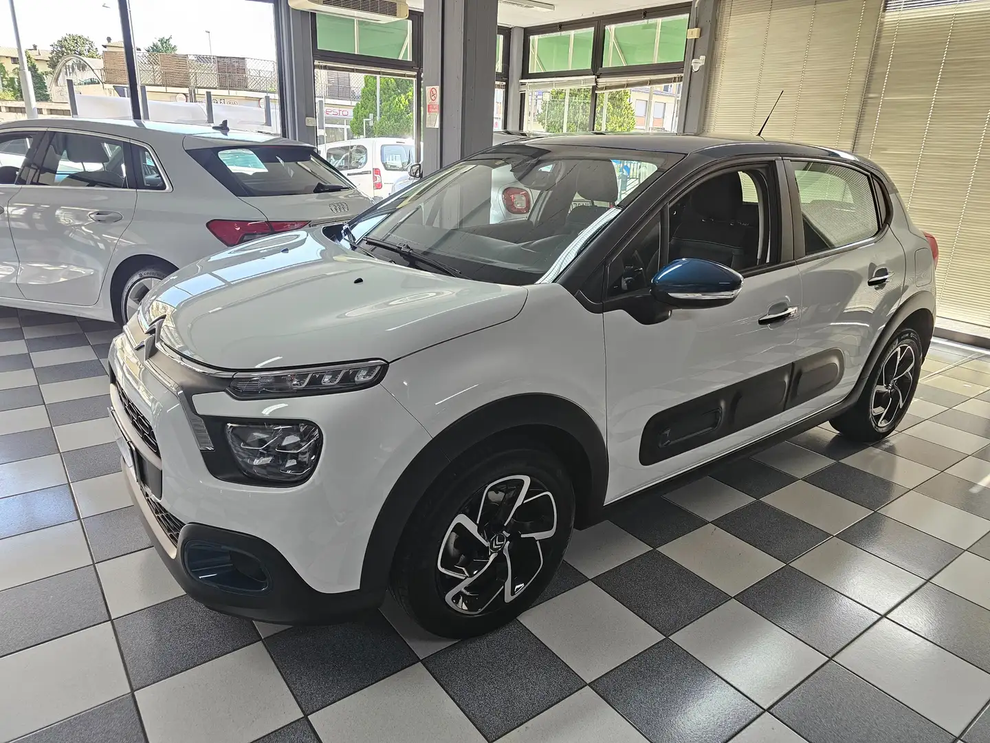 Citroen C3 C3 III 2017 1.5 bluehdi Shine Pack e6 Blanco - 2