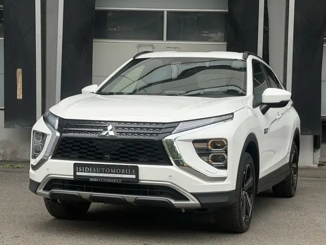 Mitsubishi Eclipse Cross Plus Hybrid 4WD LED Navi RüKamera