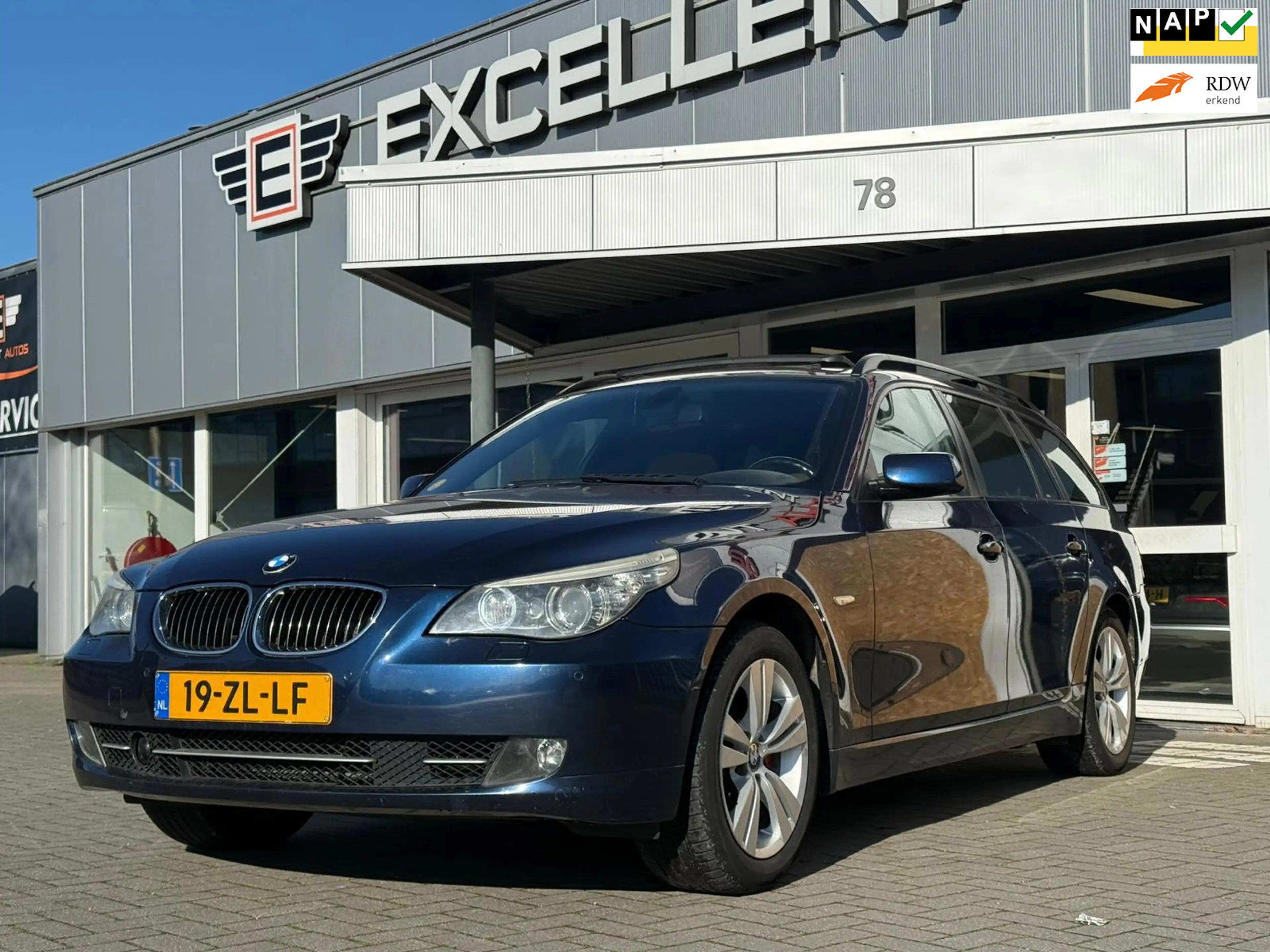 BMW 525 5-serie Touring 525xd Business Line | Leder | Pano