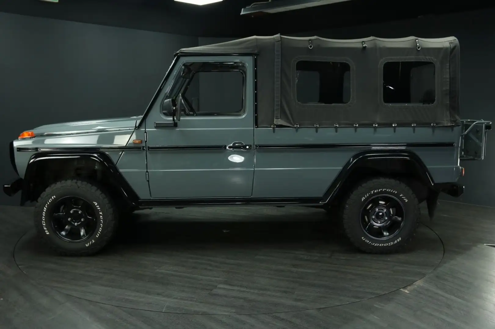 Mercedes-Benz 230 Puch 230 GE Automatik Gris - 2