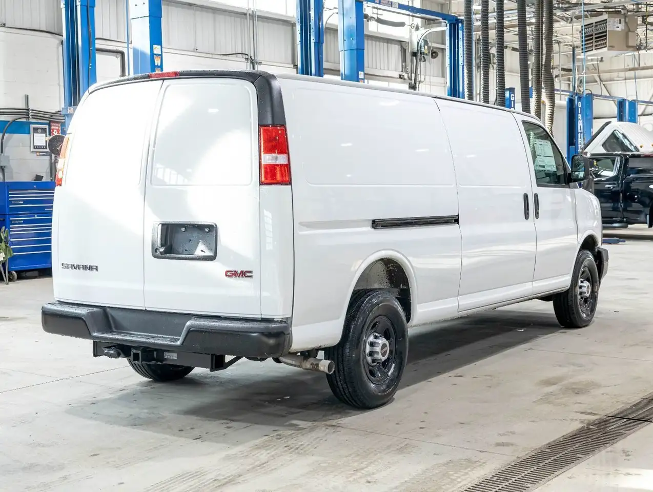 GMC Savana снимка GMC Savana