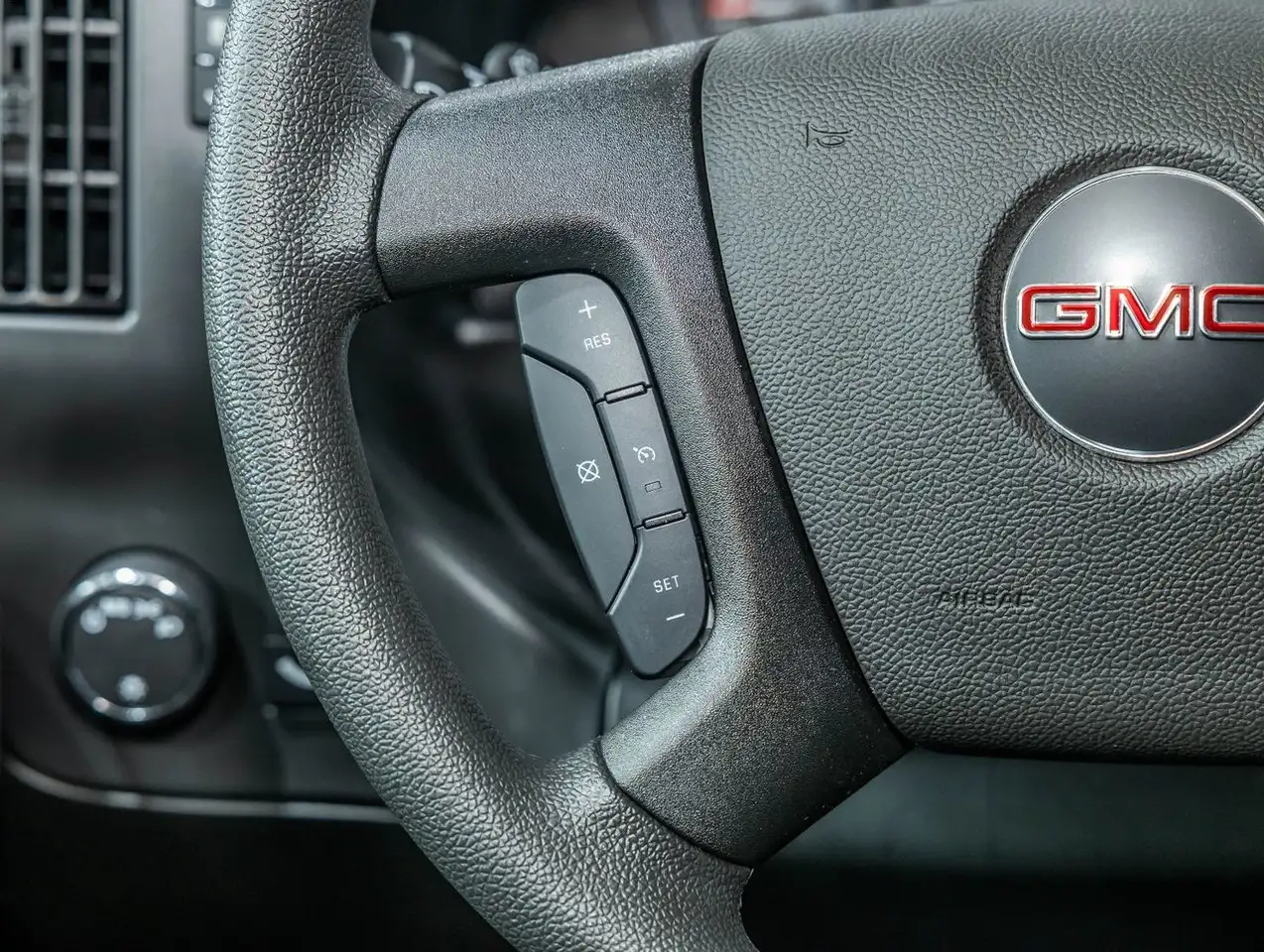 GMC Savana снимка GMC Savana