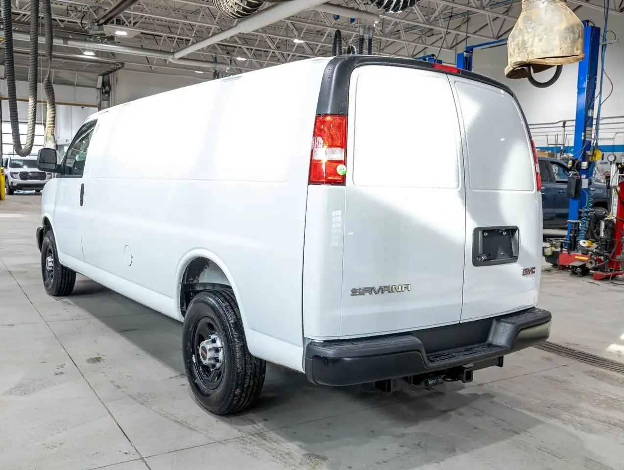 GMC Savana снимка GMC Savana