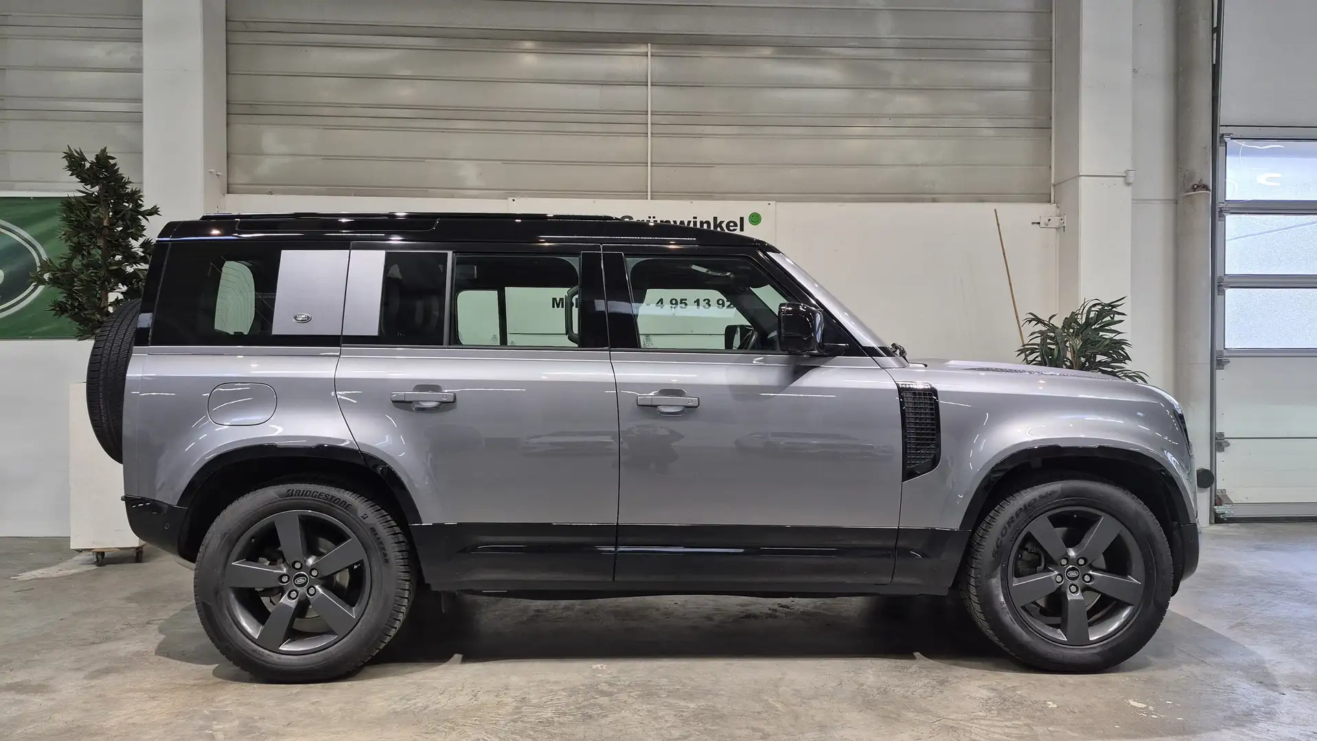 Land Rover Defender 3.0 Tdi - 110 X-Dynamic SE - PANORAMA - Black Pak Grau - 2