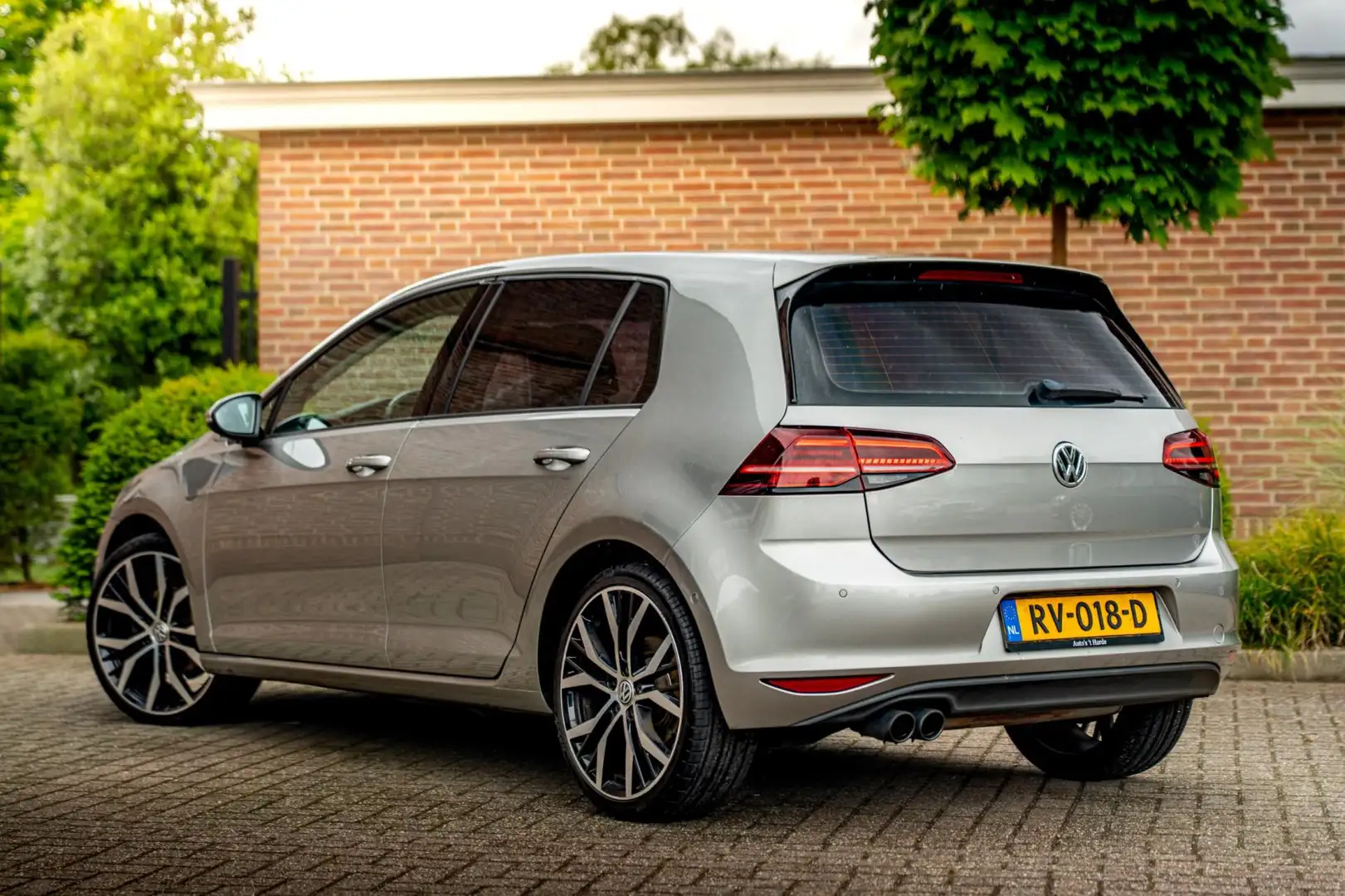 Volkswagen Golf 1.4 TSI ACT Highline LED Adept. cruise Gris - 2