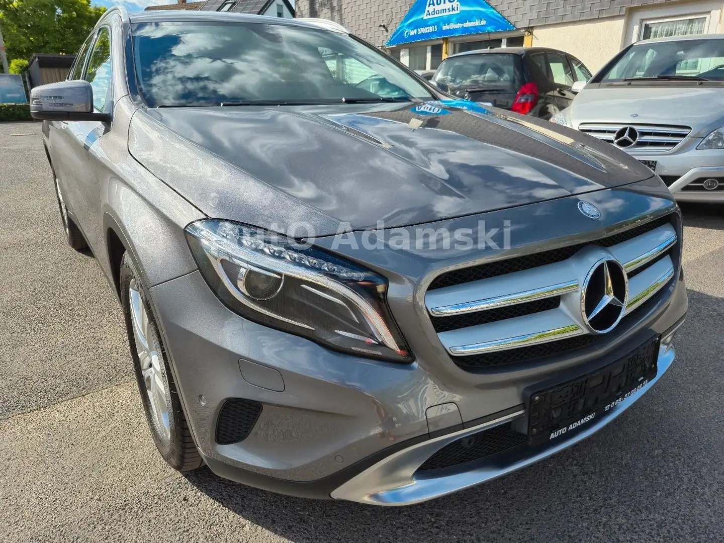 Mercedes-Benz GLA 180 7G-DCT Urban 2.Hand Bi-Xenon 42tkm Totw Gris - 2