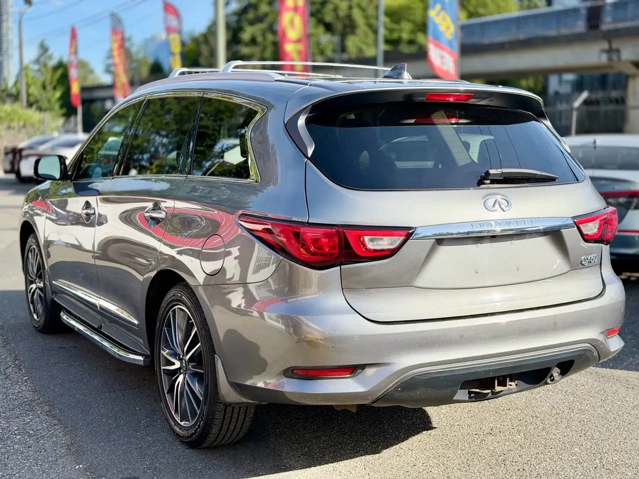 Infiniti QX60 снимка Infiniti QX60