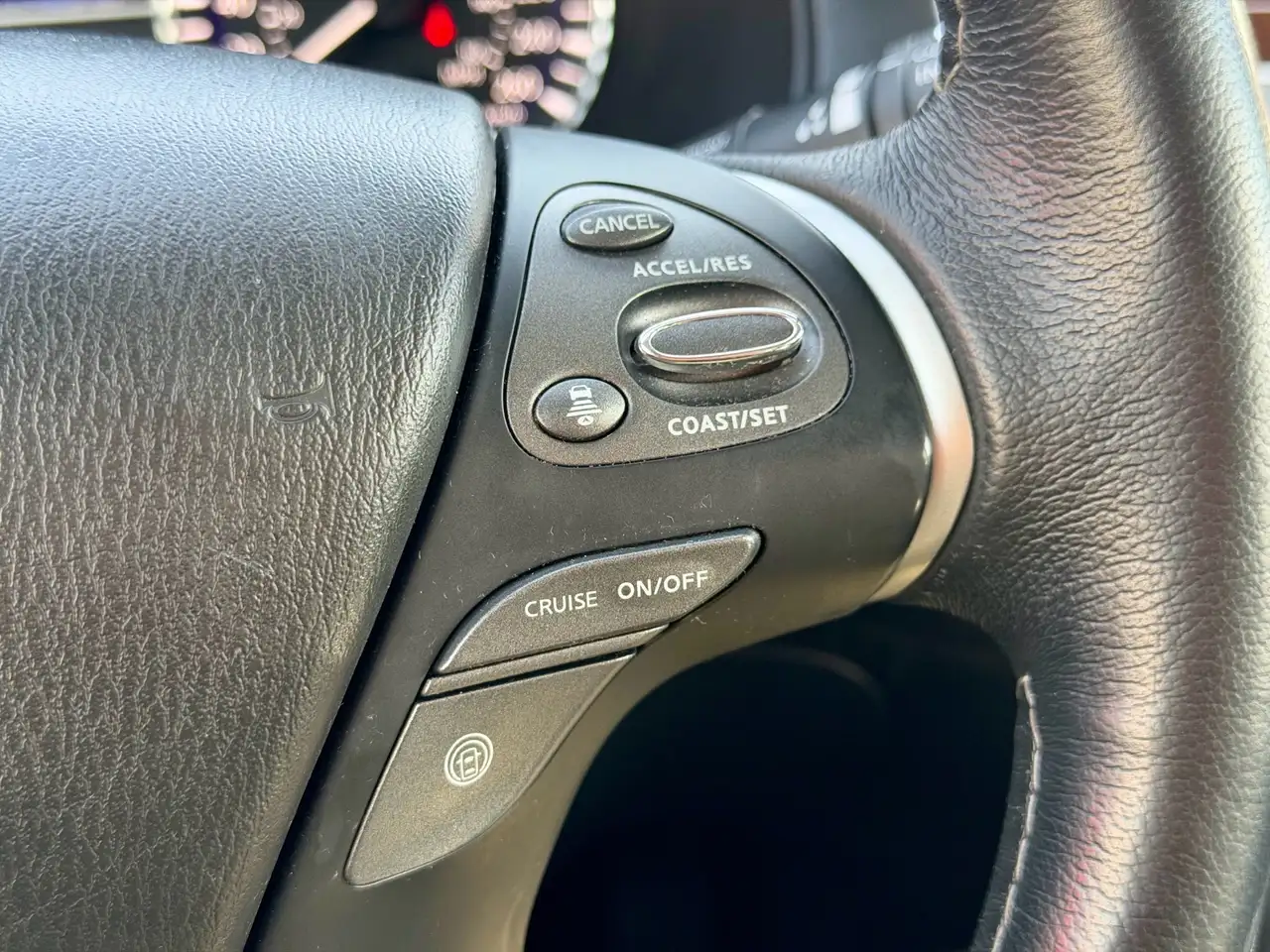 Infiniti QX60 снимка Infiniti QX60