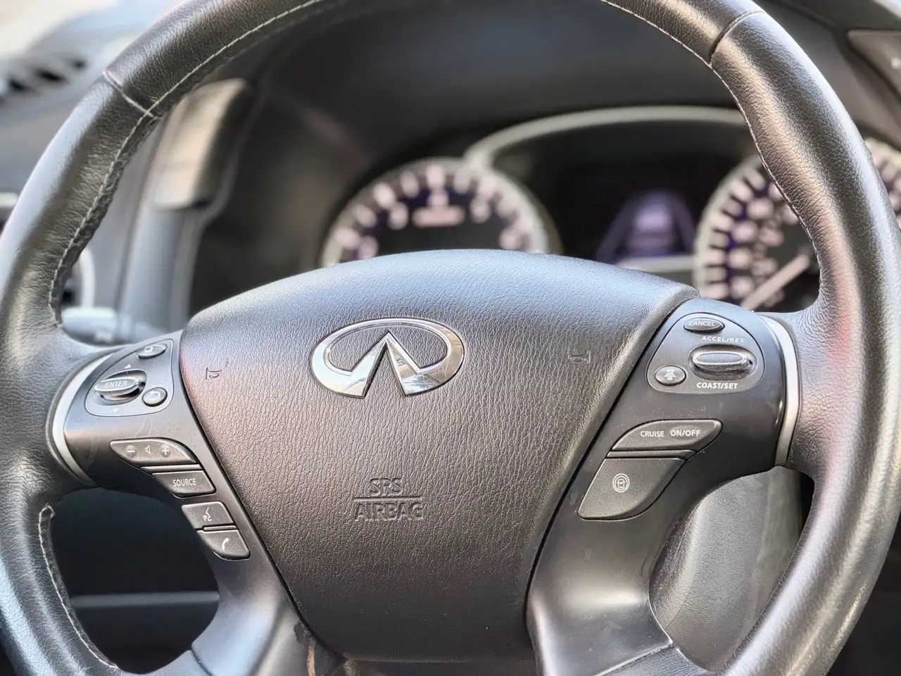 Infiniti QX60 снимка Infiniti QX60