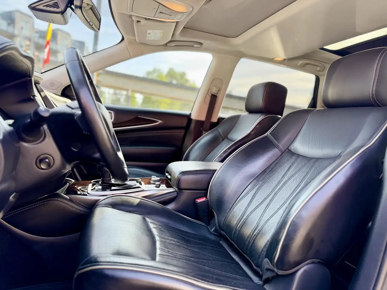 Infiniti QX60 снимка Infiniti QX60