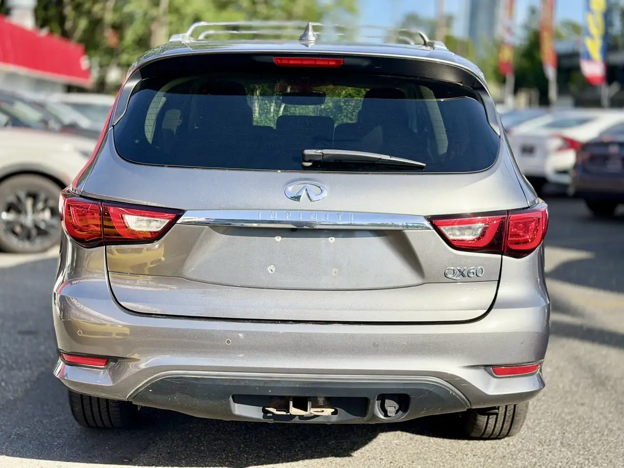 Infiniti QX60 снимка Infiniti QX60