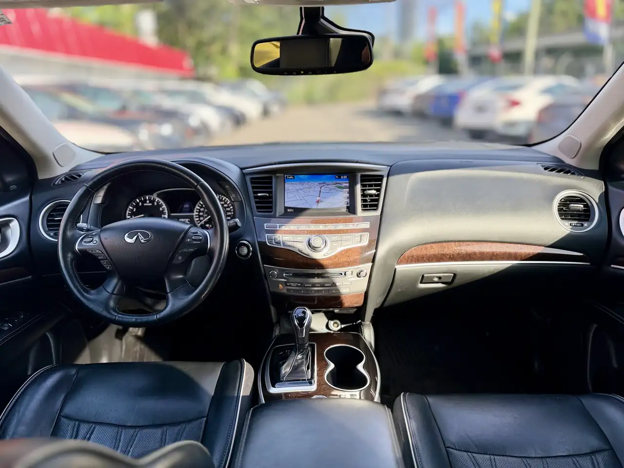 Infiniti QX60 снимка Infiniti QX60