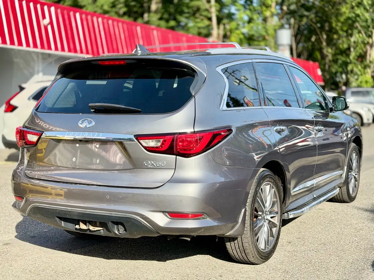 Infiniti QX60 снимка Infiniti QX60