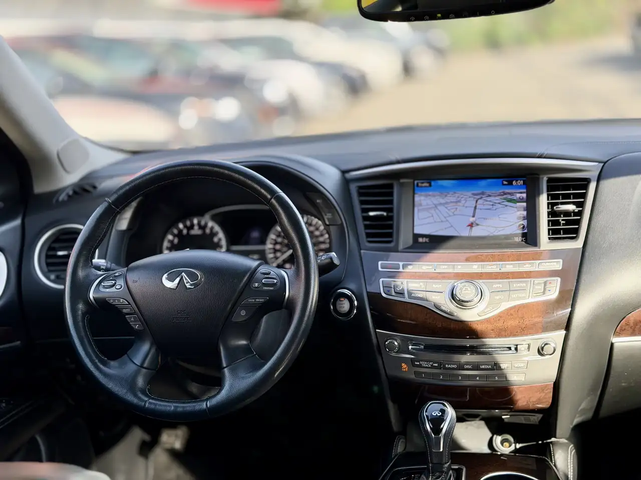 Infiniti QX60 снимка Infiniti QX60