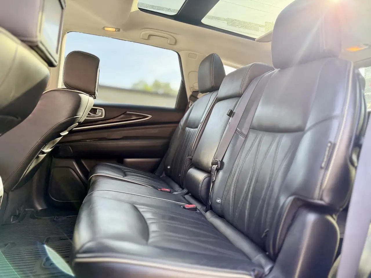 Infiniti QX60 снимка Infiniti QX60