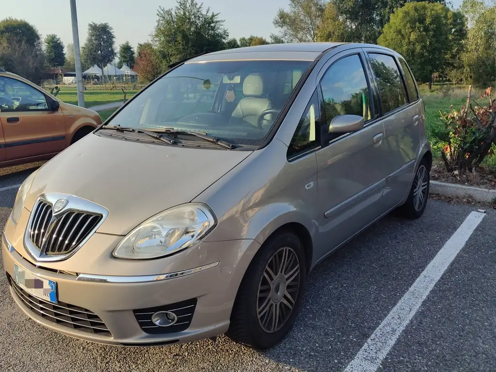 Lancia MUSA 2009 из Европы — купить под ключ