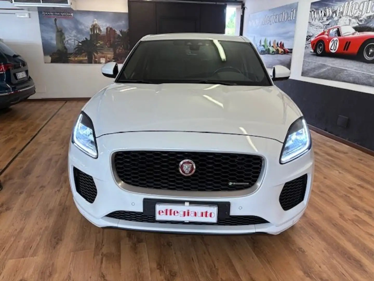 Jaguar E-Pace E-Pace 2017 2.0d i4 R-Dynamic awd 180cv auto Wit - 2
