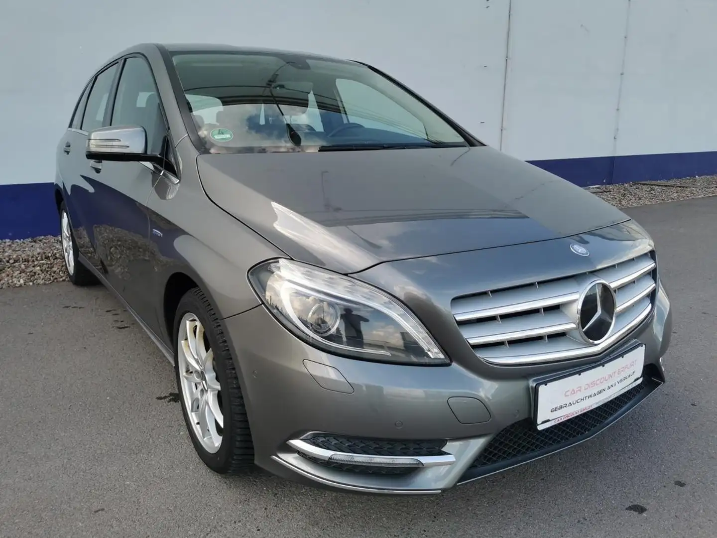 Mercedes-Benz B 180 CDI BlueEffi.-Bi Xenon-Navi-Kamera-Memory Sitze- Grau - 2