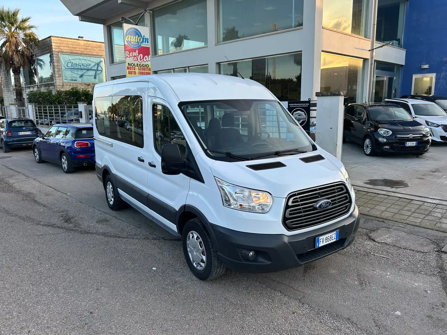 Ford Transit Bus Bianco - 1