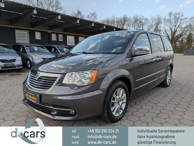 Lancia Voyager Platinum 2.8 CRD DVD AHK Kamera Garantie