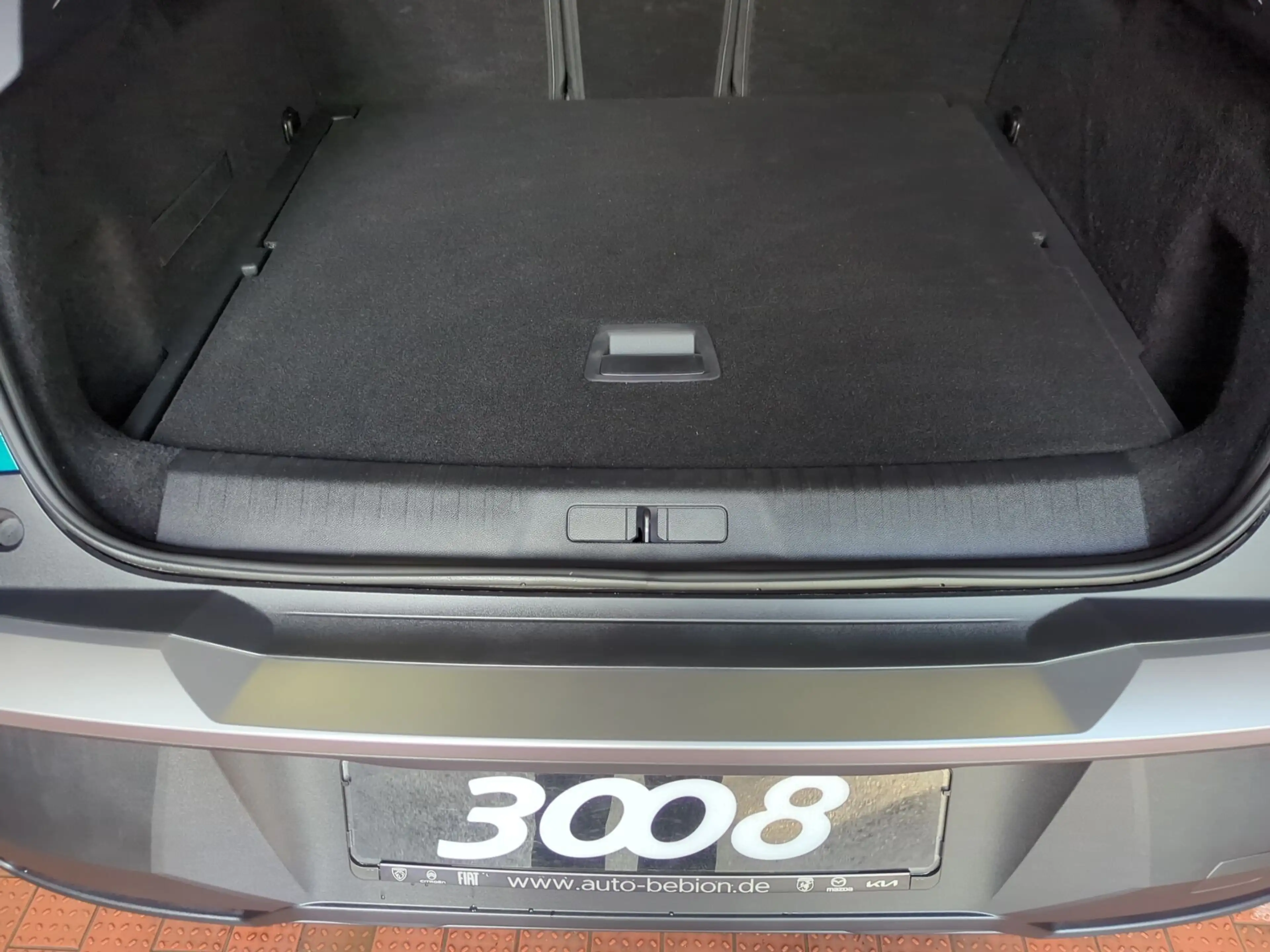 Peugeot 3008 Hybrid 136 e-DSC6 GT AHK Navi PDC Kamera AUT — photo 12