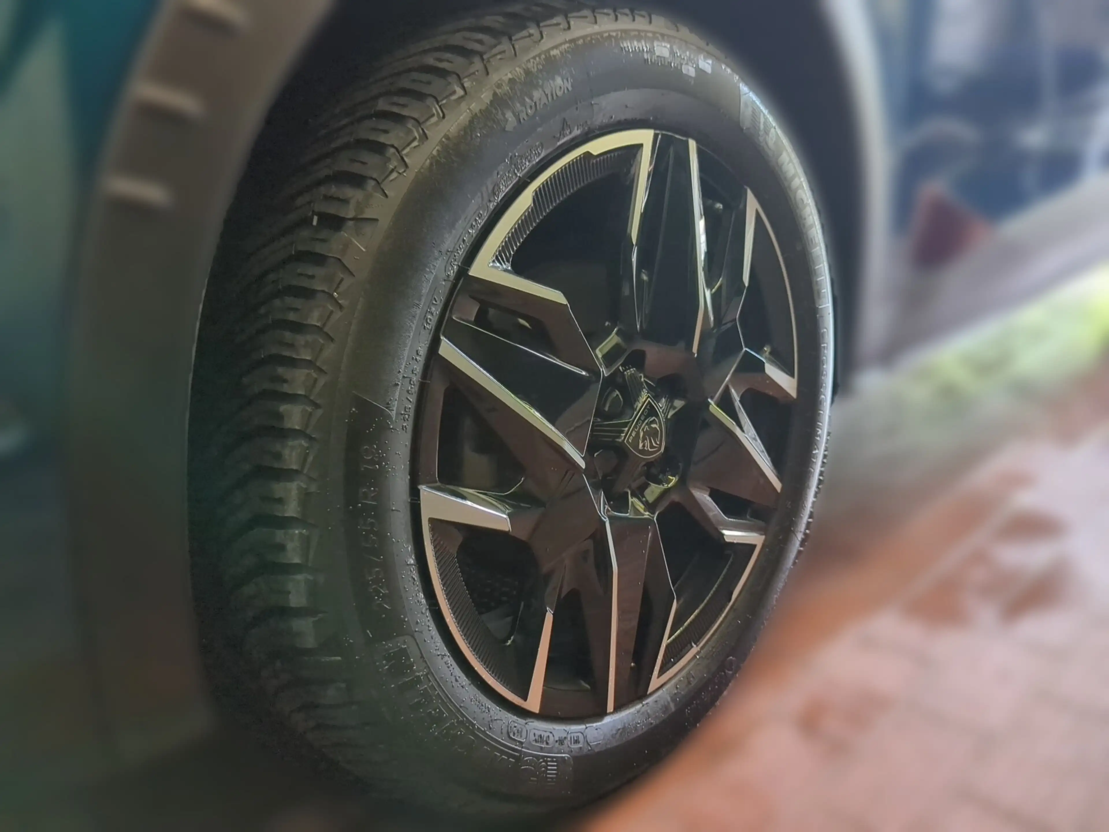 Peugeot 3008 Hybrid 136 e-DSC6 GT AHK Navi PDC Kamera AUT — photo 4