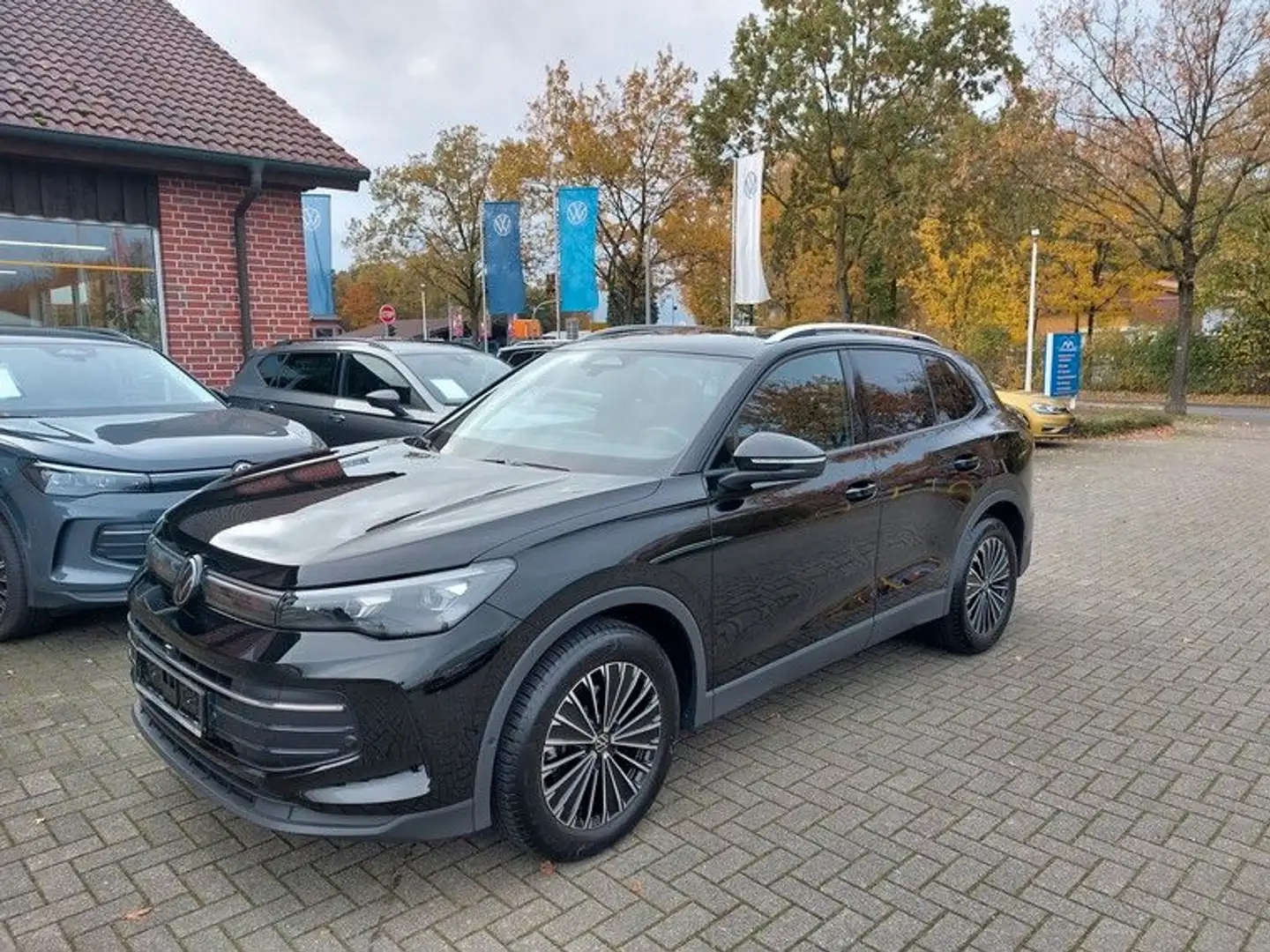 Volkswagen Tiguan 1.5 eTSI 110 kW Goal *AHK*DSG*Kamera*NAVI Noir - 1