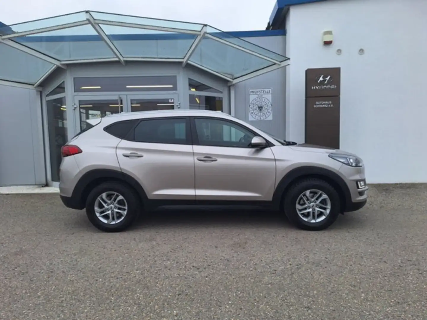 Hyundai TUCSON 1,6 CRDi DCT Weiß - 2