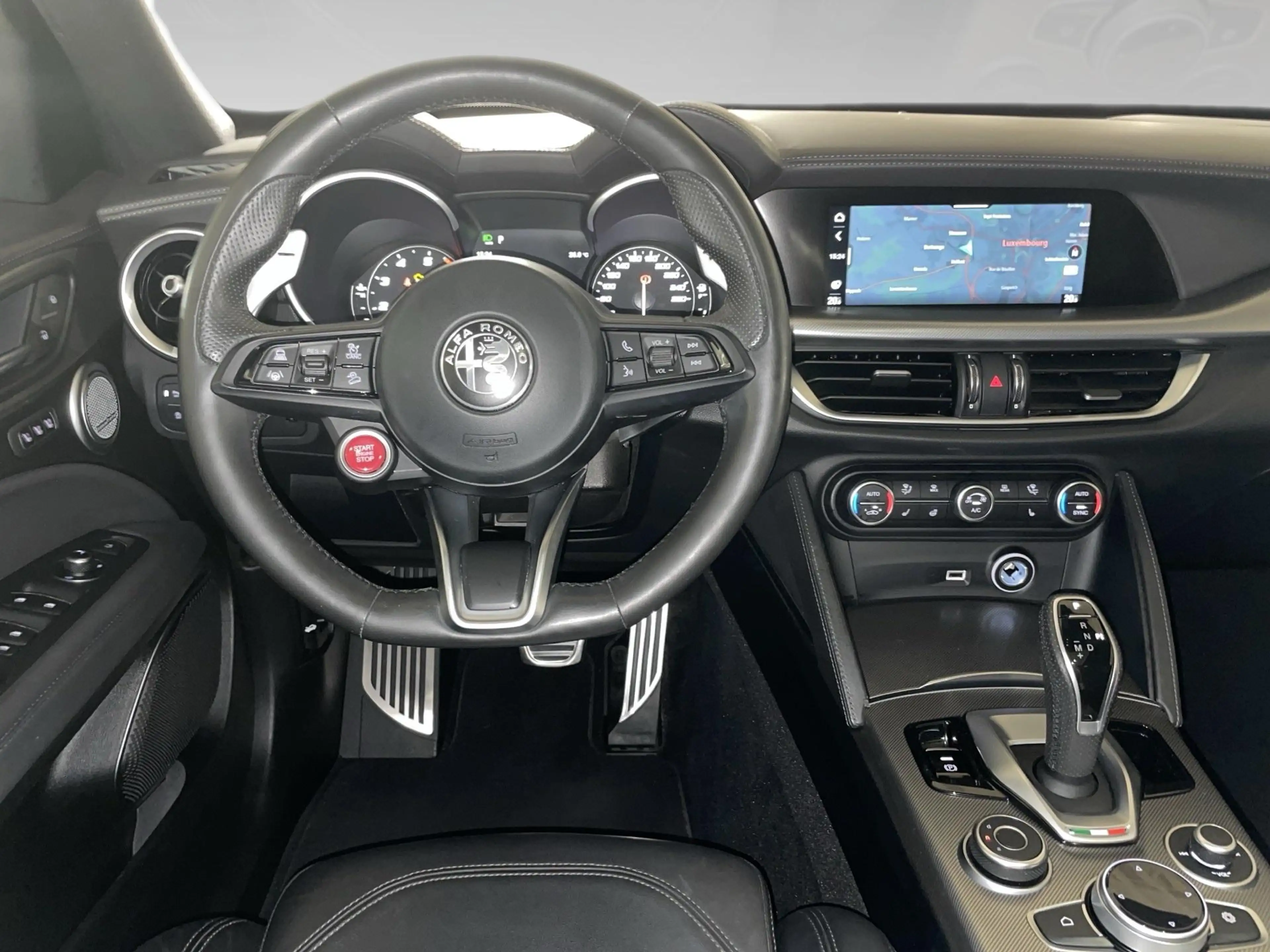 Alfa Romeo Stelvio 2.0 280 GT Junior Ocra AWD — photo 6