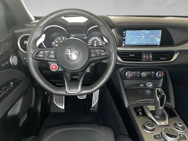 Alfa Romeo Stelvio view 6