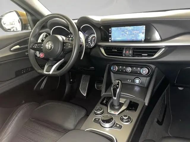 Alfa Romeo Stelvio view 7