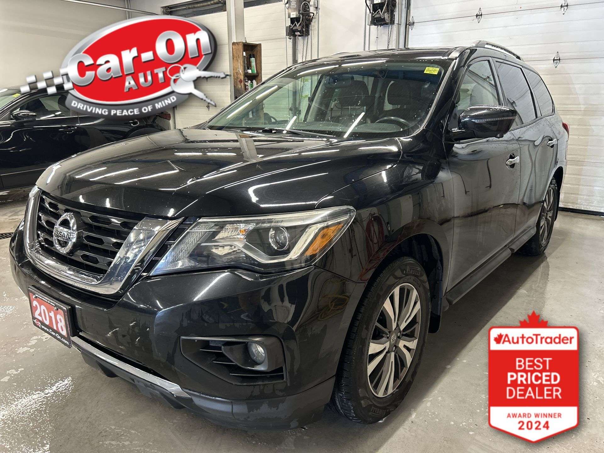 Black 2018 Nissan Pathfinder SUV / Crossover Four-Wheel Drive Automatic