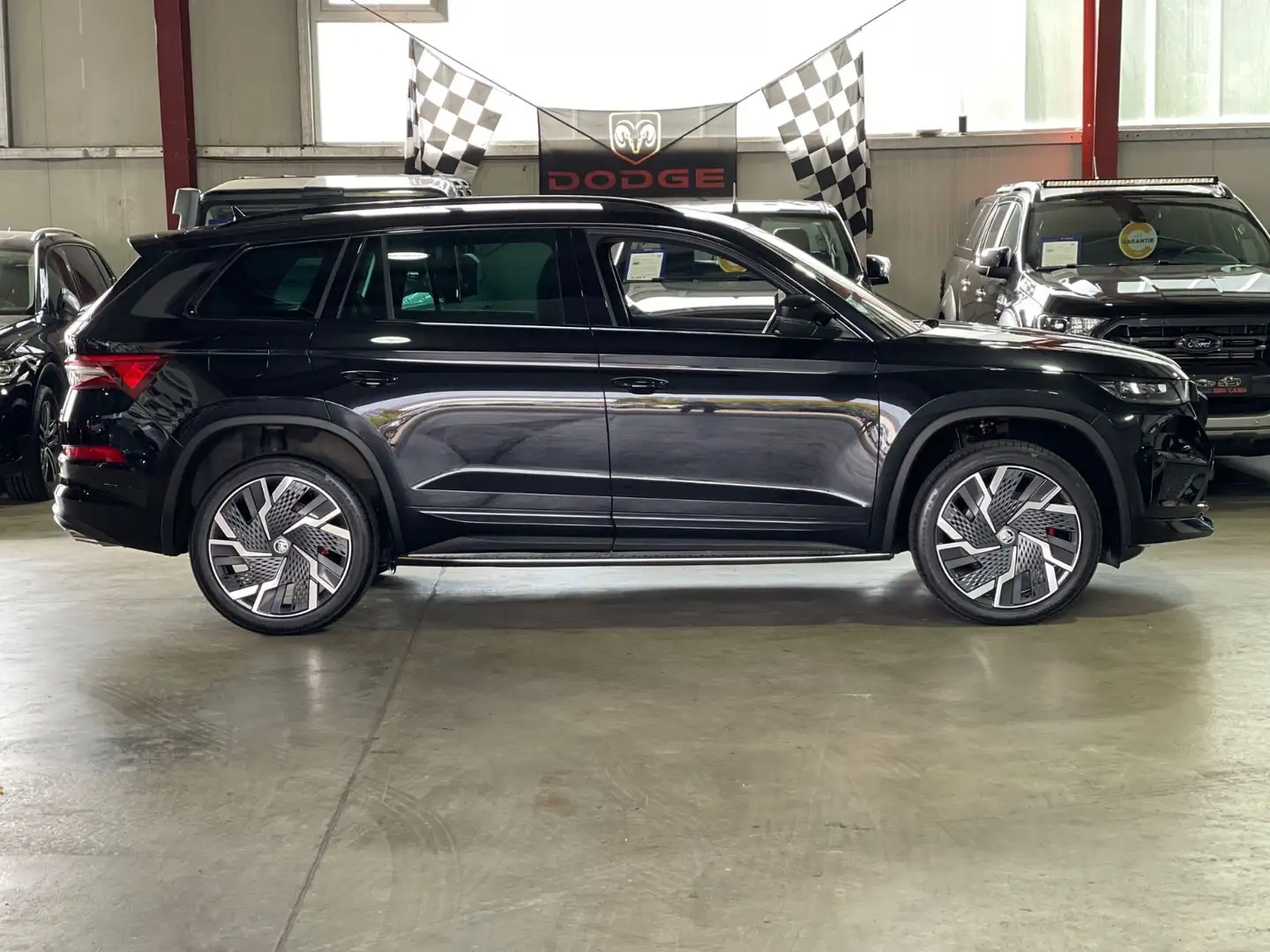 Skoda Kodiaq RS 4x4+SHZ+AHK+1HAND+UNFALLFREI+1 JAHR GARANTIE Noir - 2