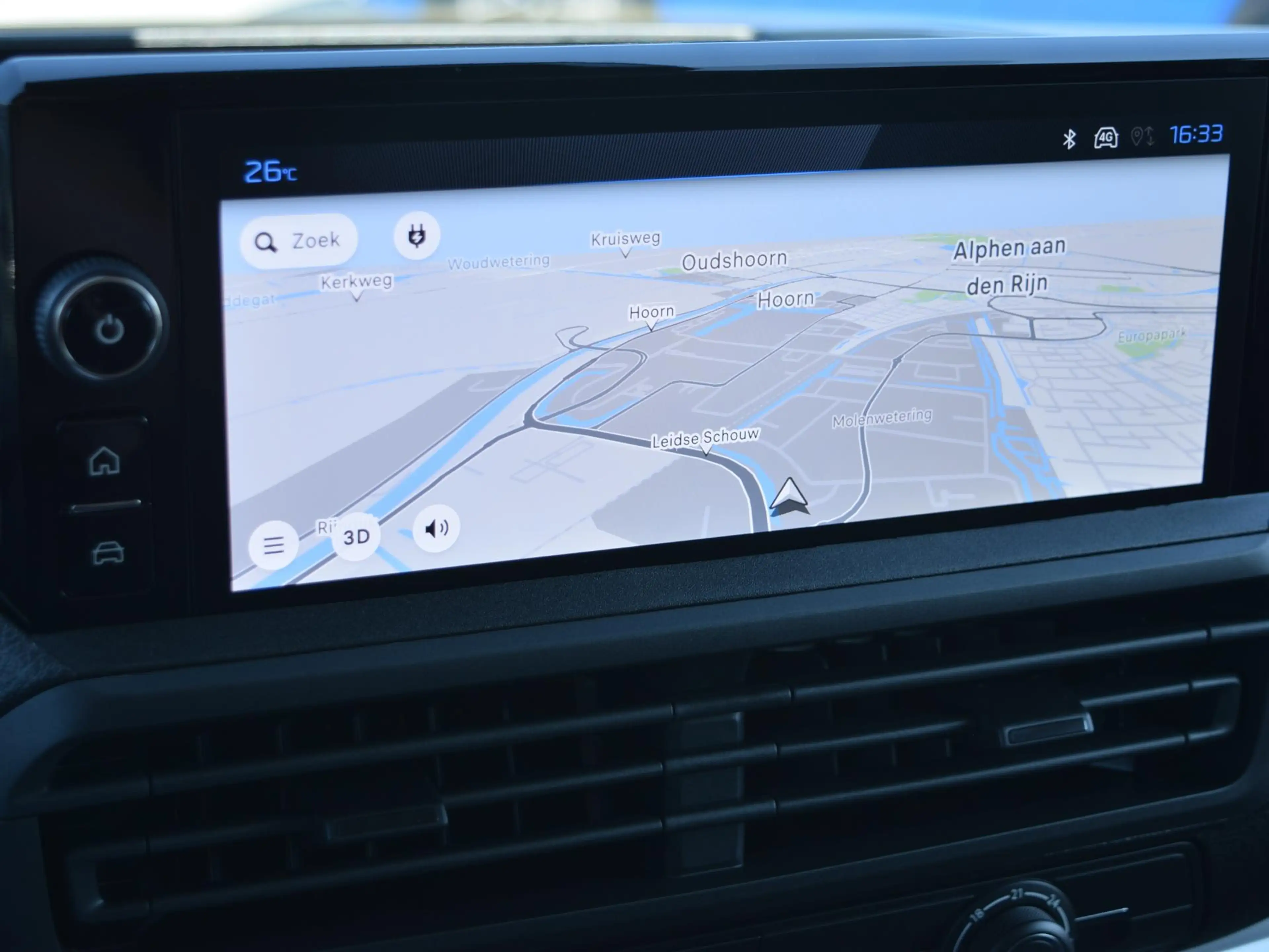 Peugeot e-Expert EV L2 75 kWh Laadruimte betimmering l Navigatie l — photo 10
