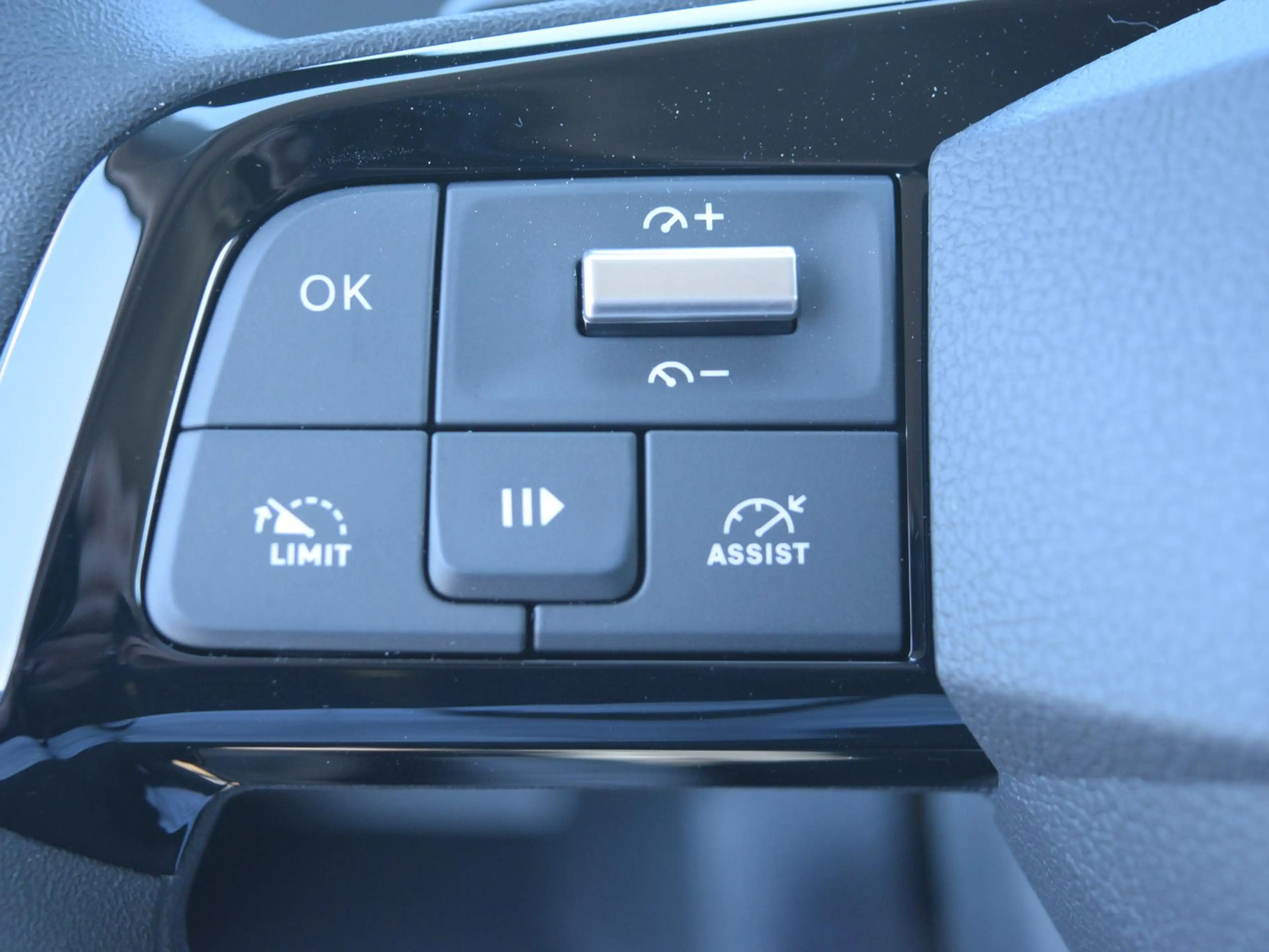 Peugeot e-Expert EV L2 75 kWh Laadruimte betimmering l Navigatie l — photo 15