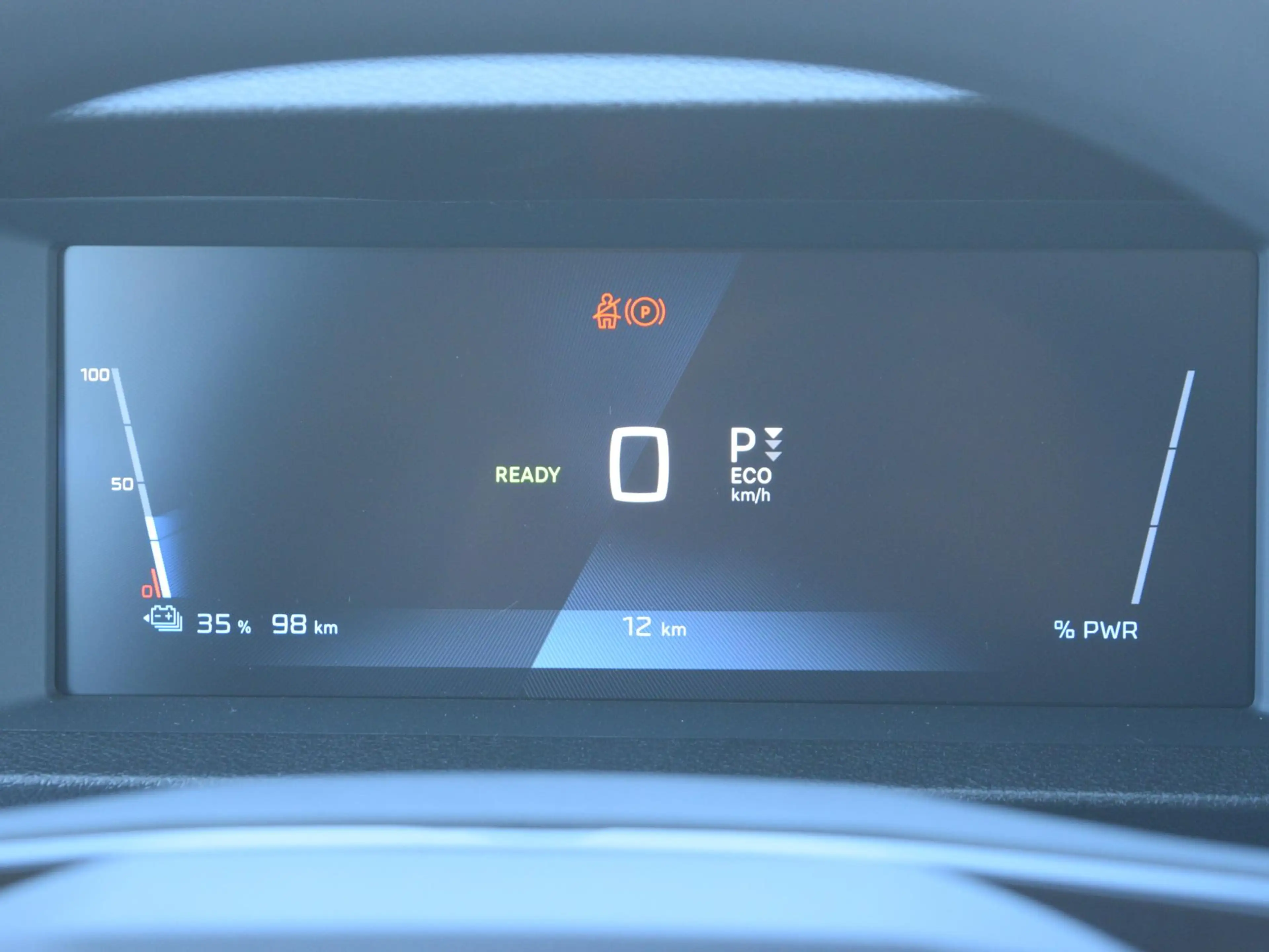 Peugeot e-Expert EV L2 75 kWh Laadruimte betimmering l Navigatie l — photo 8