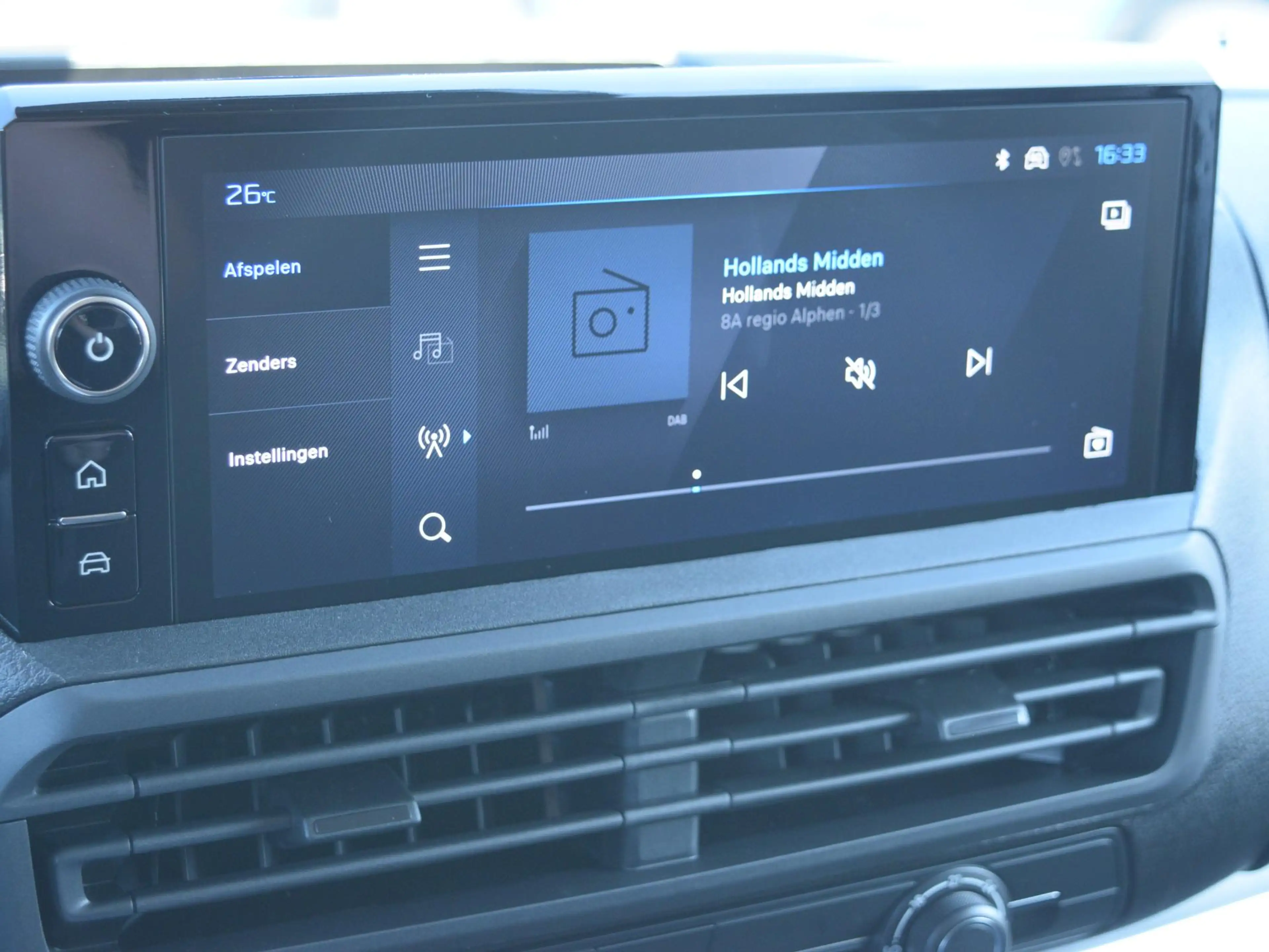 Peugeot e-Expert EV L2 75 kWh Laadruimte betimmering l Navigatie l — photo 11